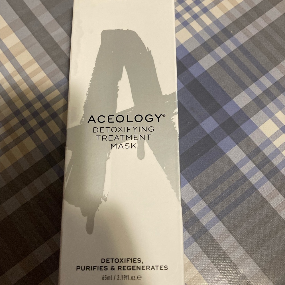 Aceoligy Detoxifying Treatment Mask